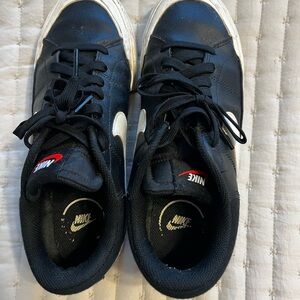 Nike Women’s Black casual sneaker